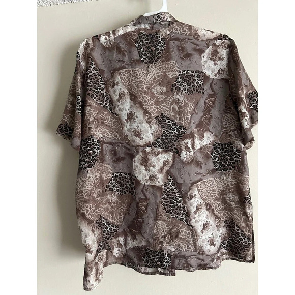 Stunt 100% Silk Short Sleeve Leopard - Picture 2 of 6